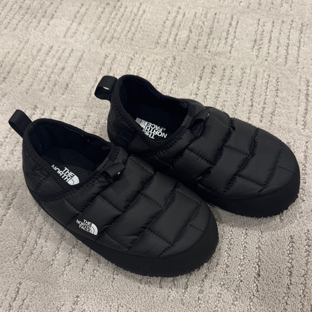 The North Face Kids Black Quilted Slippers